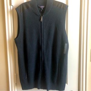 ROUNDTREE & YORKE VEST